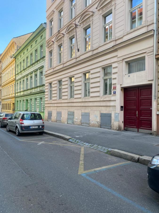 Designed Apartment Next To Vaclav Square With Terrace And Private Garage Praga Exterior foto