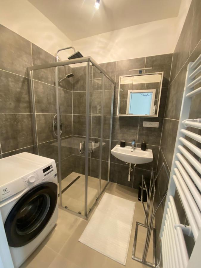 Designed Apartment Next To Vaclav Square With Terrace And Private Garage Praga Exterior foto